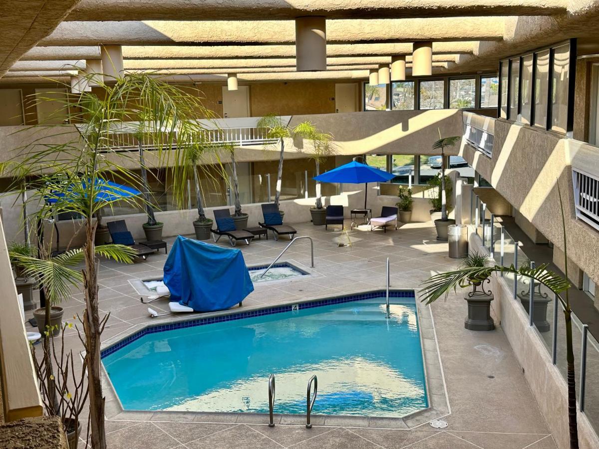 Hotel The Pacific Seal Beach